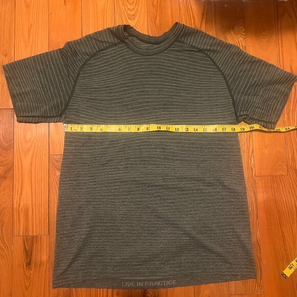 Lululemon Men's Metal Vent Tech Shirt (Size L) Rosemary Green / Smoked Spruce - Picture 1 of 5